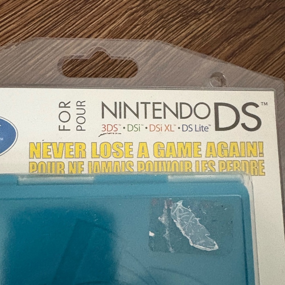 The Game Chamber for Nintendo DS Holds up to 12 Games with Stylus New in Package - Picture 2 of 4